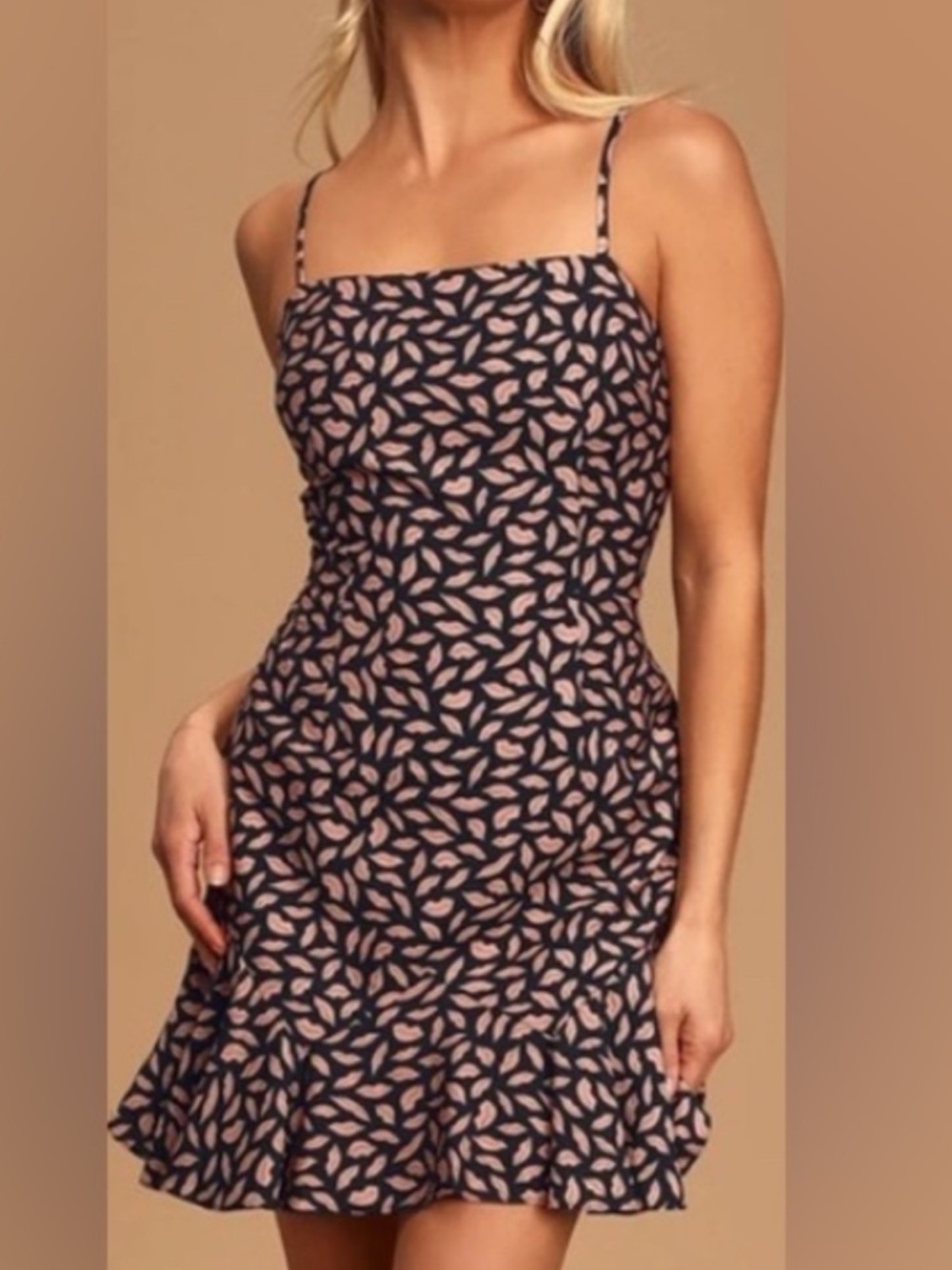 THE EAST ORDER Tessa Lips
Ruffle Mini Dress
